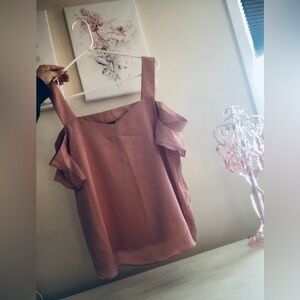 SOHO Jones New York & Company Silky Short Sleeve Cold Shoulder Blouse Size M